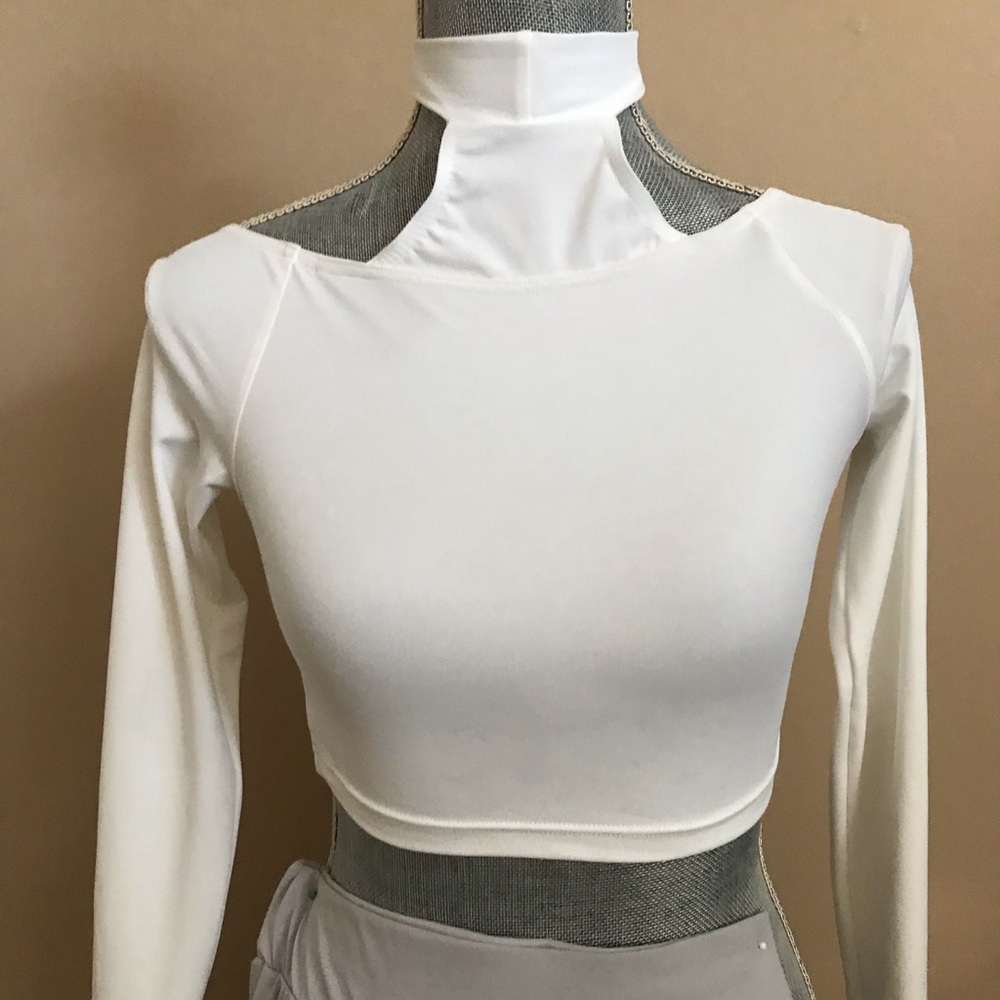 Elegant lyrical costume